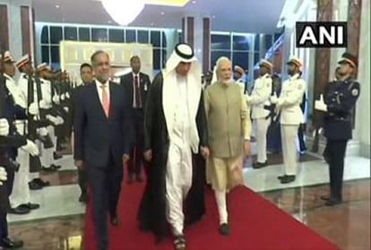 PM Modi arrives at Abu Dhabi would be meeting the Crown Prince of Abu Dhabi