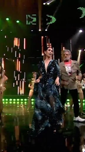 Karisma Kapoor and Shakti Kapoor danced in Dance India Dance Season 7