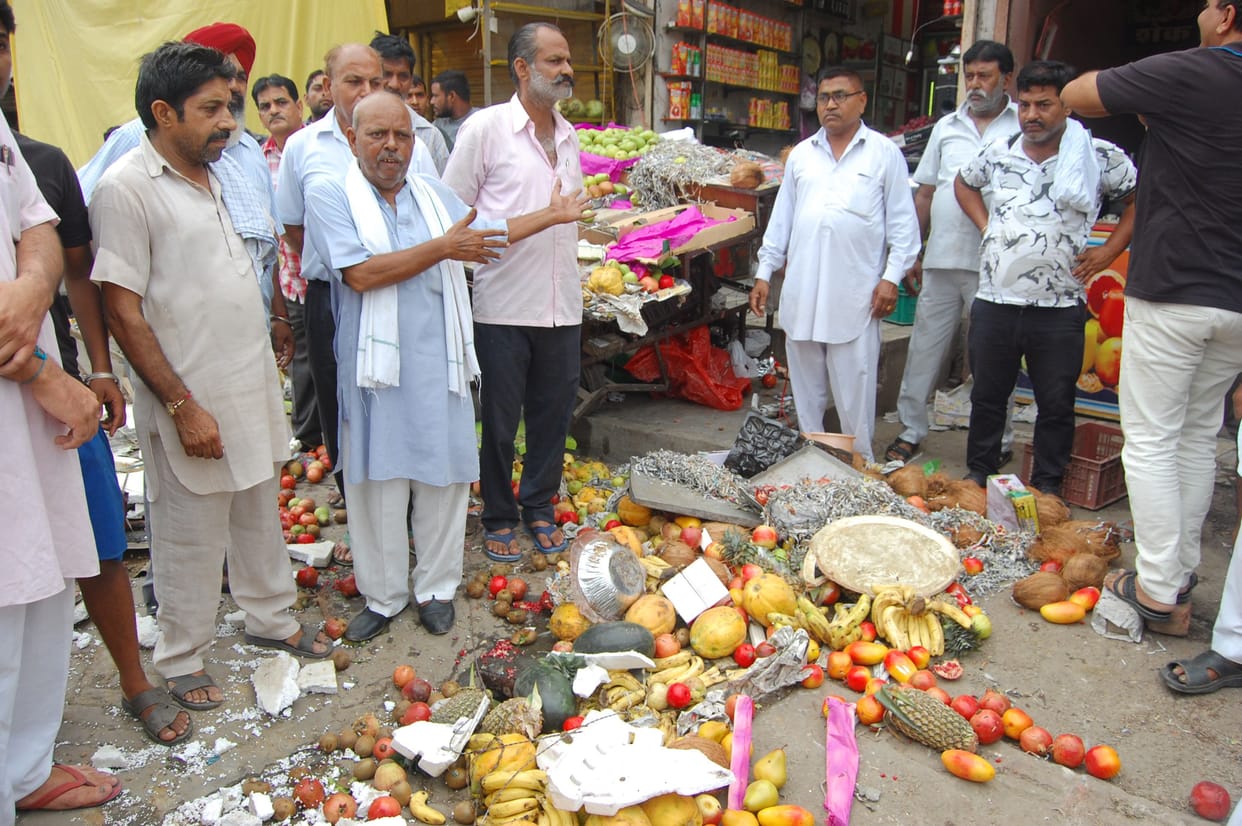 shopkeeper, administration team