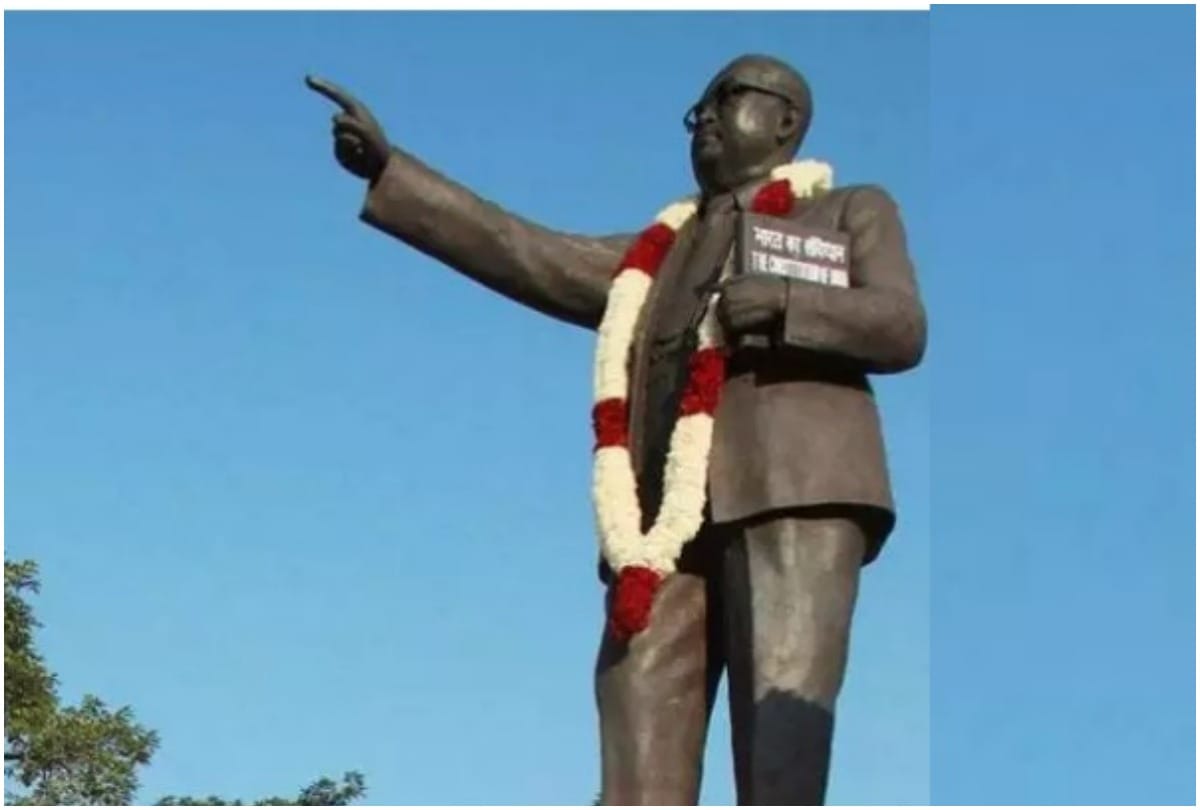 chaotic elements broke statue of Buddha and Ambedkar in Rampur Dhamawan village