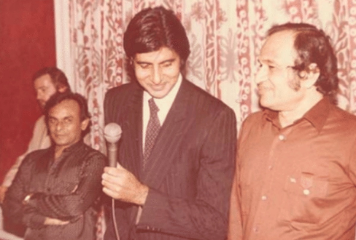 amitabh bachchan share photo with actress nutan filmfare award