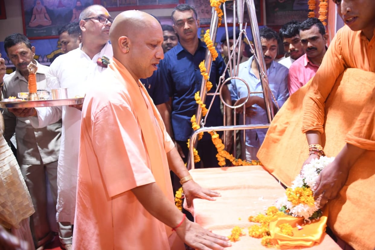 CM Yogi Adityanath celibrated janmastmi  in gorakhpur, UP