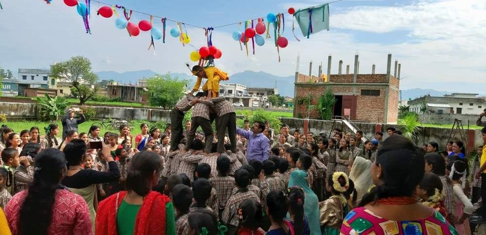 Tableaux based on Shri Krishna's pastimes