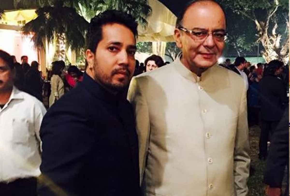 arun jaitelys daughter wedding, shahrukh and mika attends sangeet ceremony