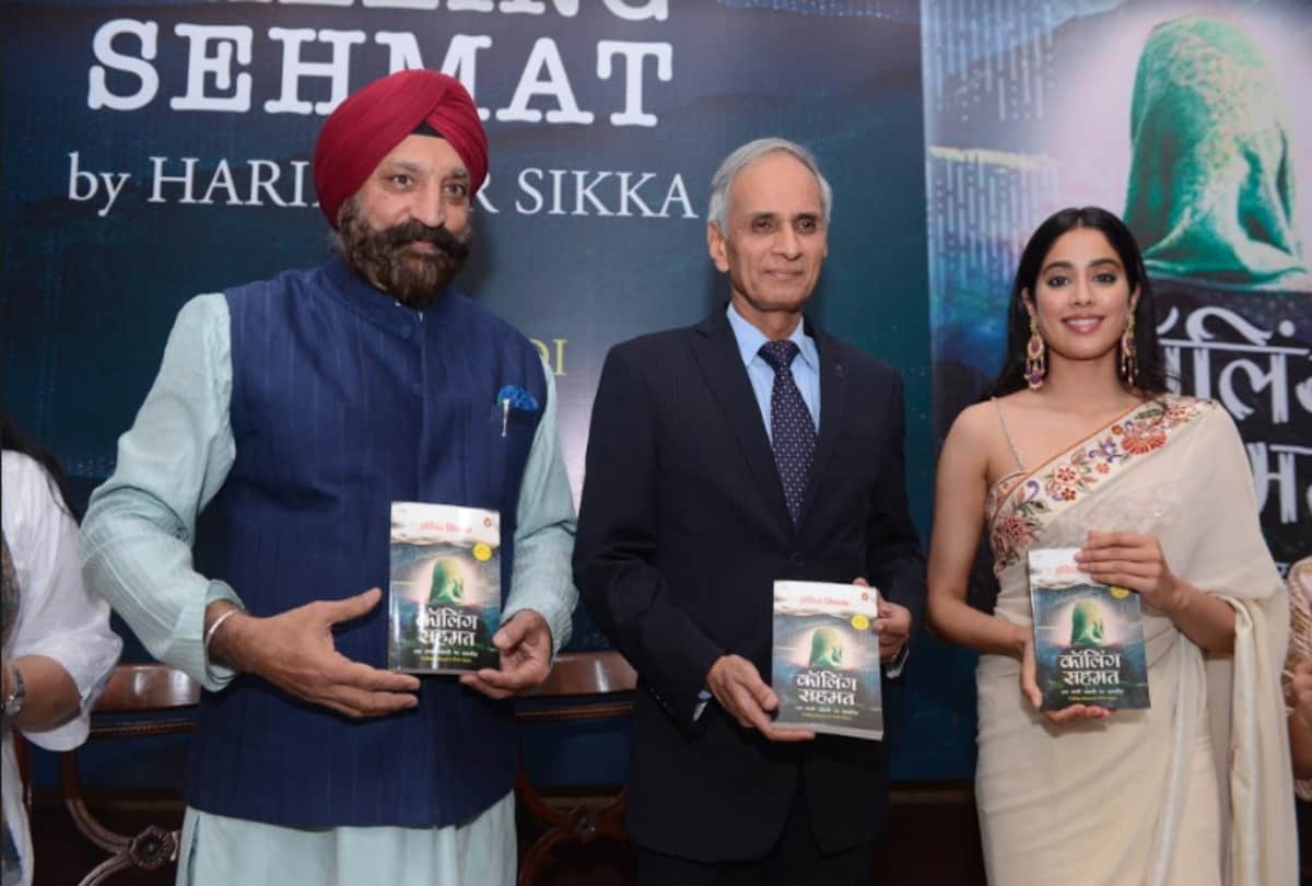 Janhvi Kapoor looks ethereal in white saree