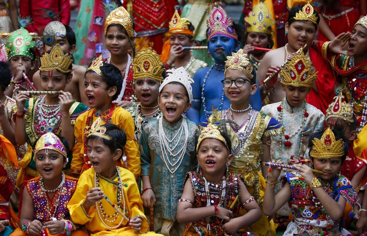 Krishna Janmashtami 2020 know the ras leela of Krishna and radha