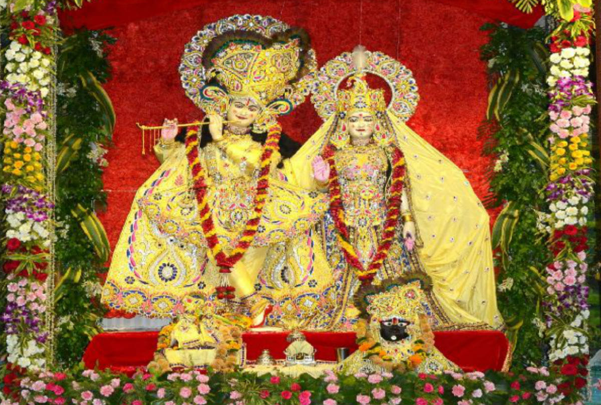 Janmashtami 2022 Know Why Did Lord Krishna Break his Flute And Stopped Playing