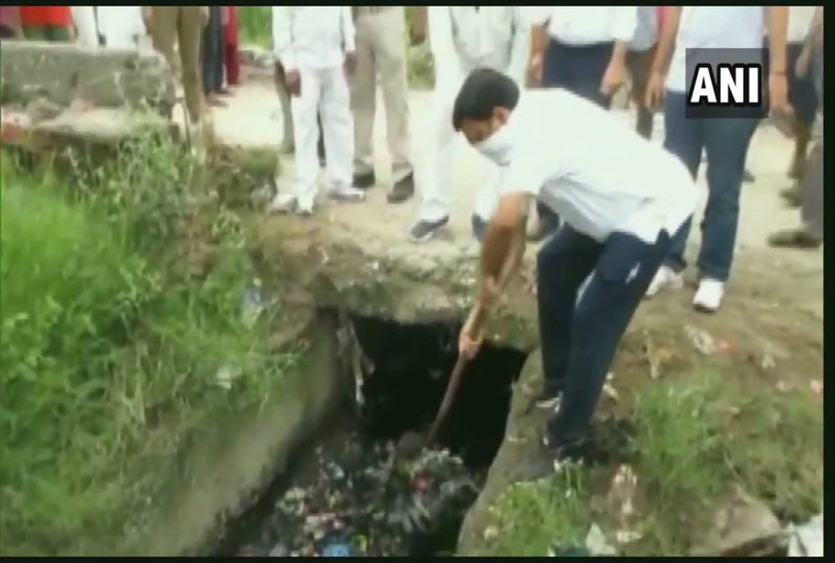 Rampur DM Aunjaneya Kumar Singh on a cleanliness drive in the city