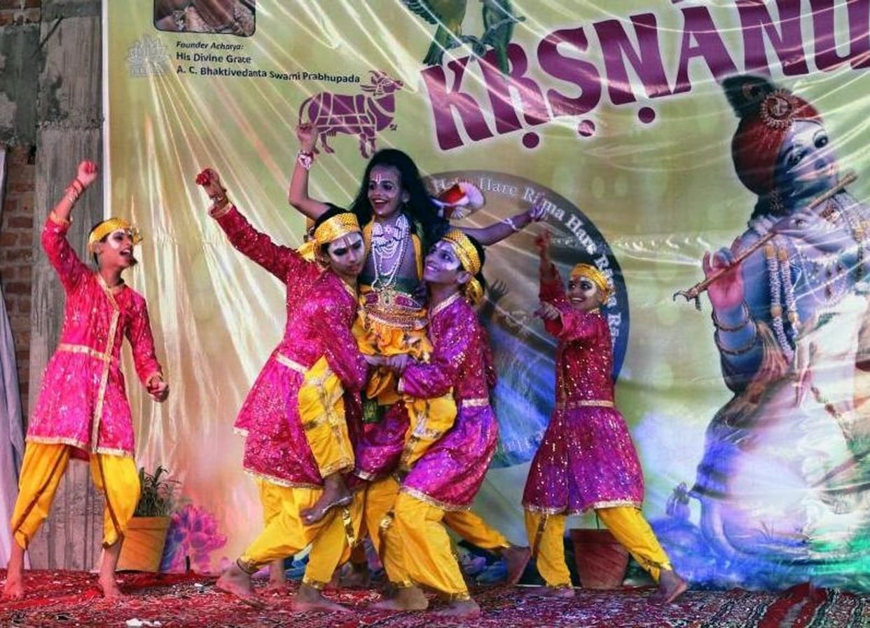 iskcon gurukul lila ka manchan