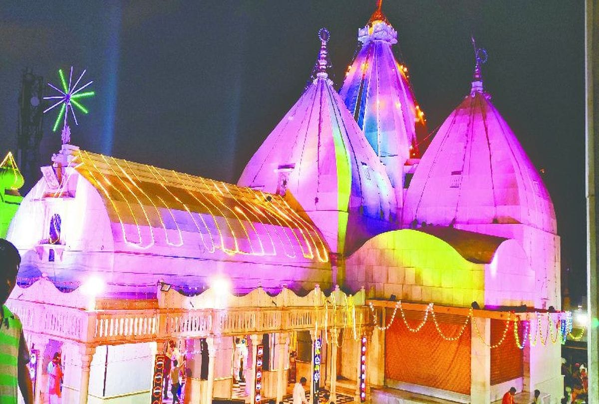Muslim Workres Perpaired Krishana Mukut For Janmashtami Shri Krishna Janmasthan Mandir