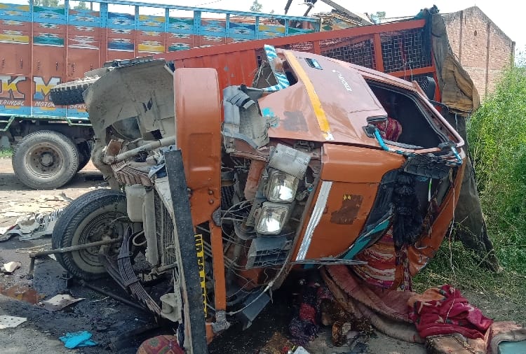 One killed in road accident in Punjab, Ten injured