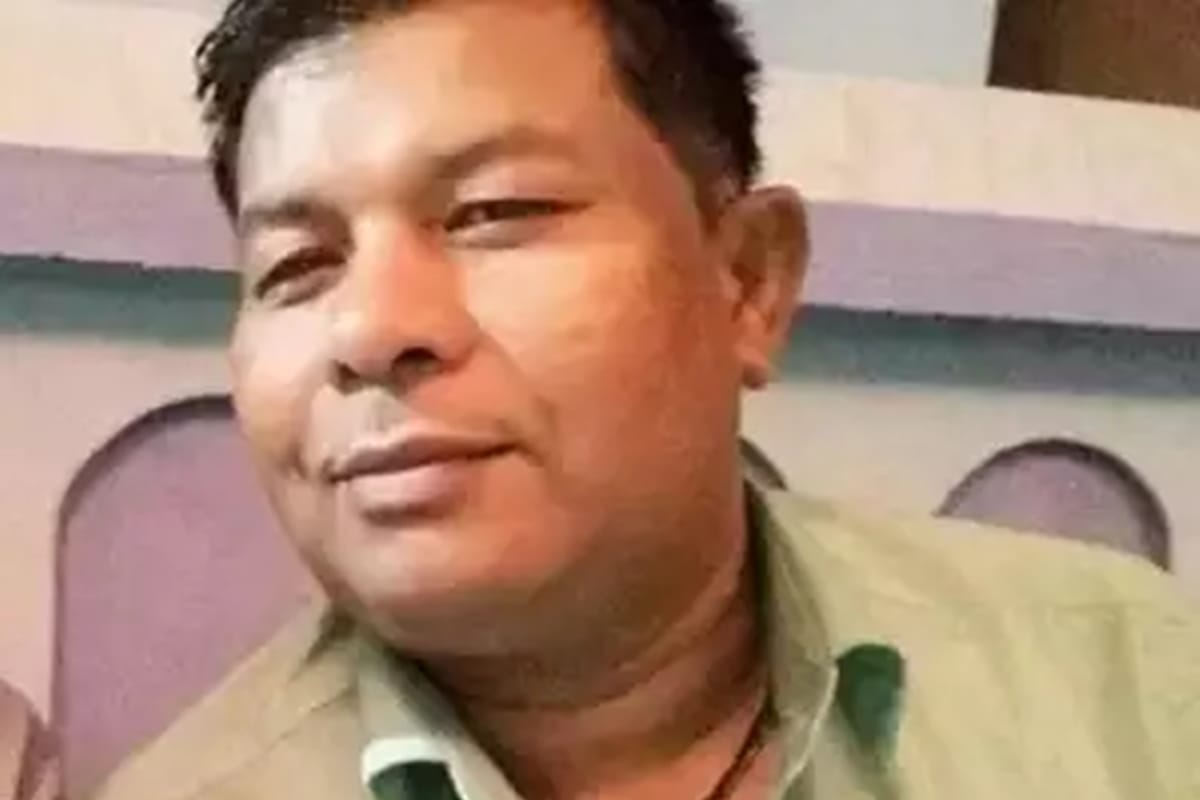assistant engineer of Bihar government worked simultaneously in three posts and drew salaries