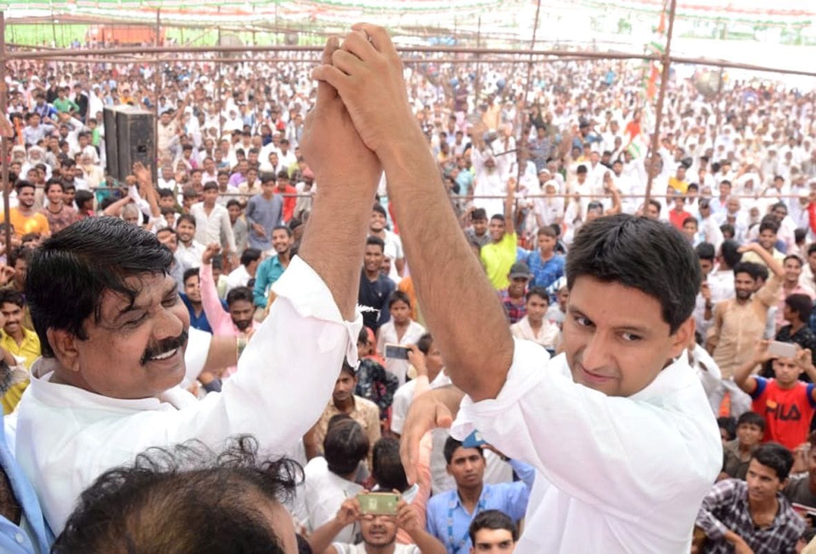 cm must give unemployment details during jan aashirwaad yatra