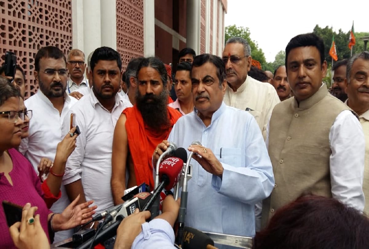 Crowd gathered outside BJP headquarters for Arun Jaitley last visit