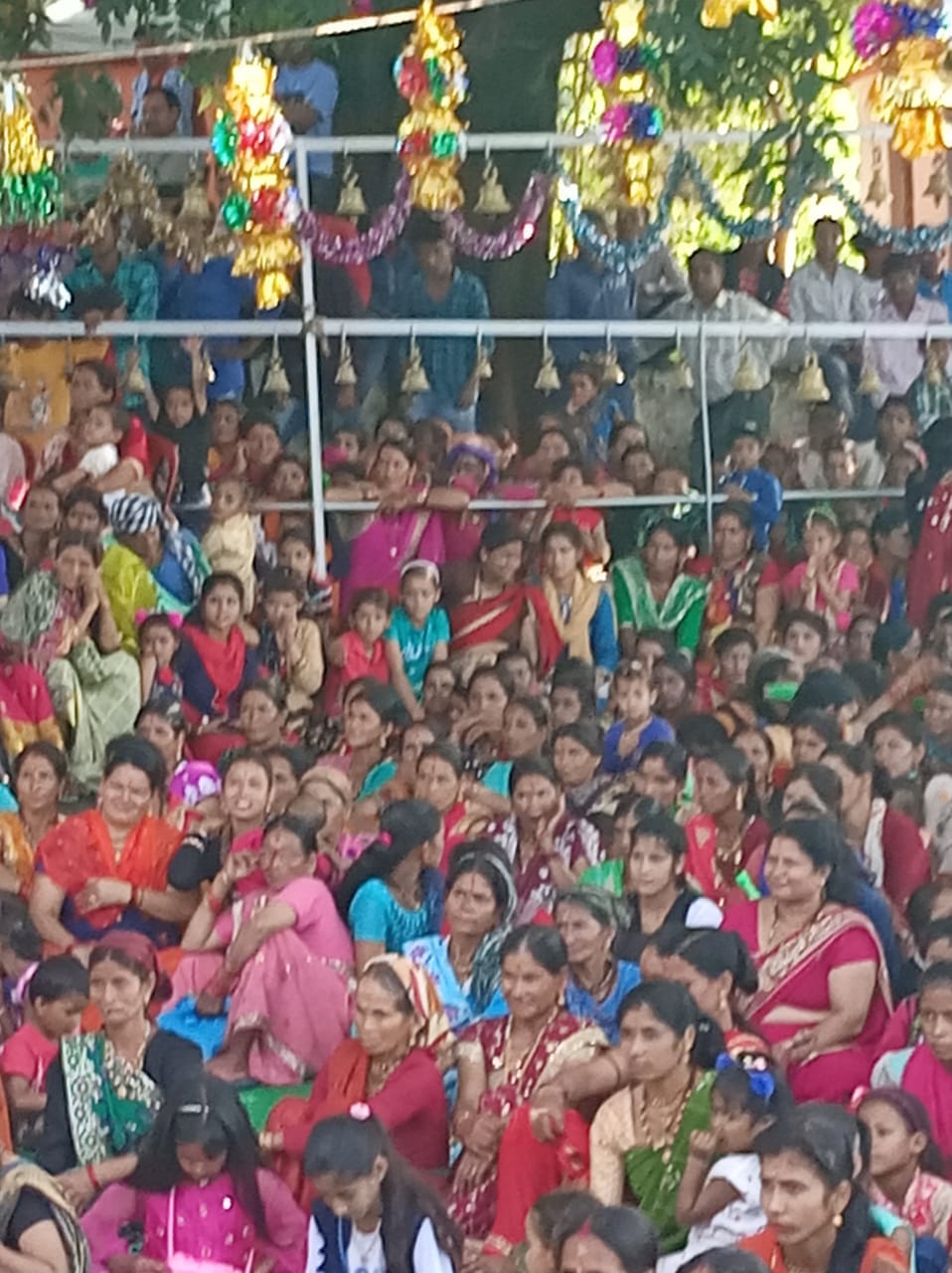 Jhoda, chappali, people swinging heavily on Chanchari