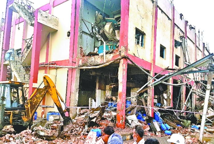blast in Chemical factory A Derabassi