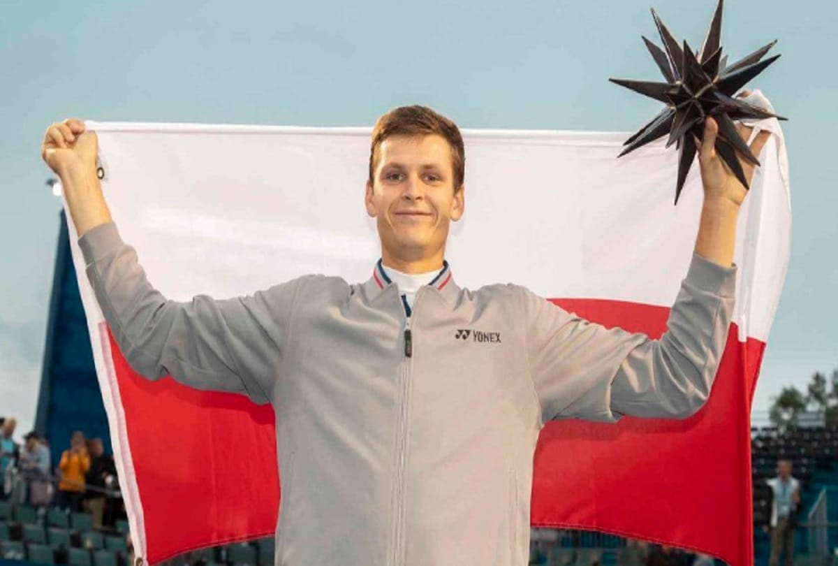 Polands Hubert Hurkacz defeated top seed Benoit Paire to win Winston-Salem Open