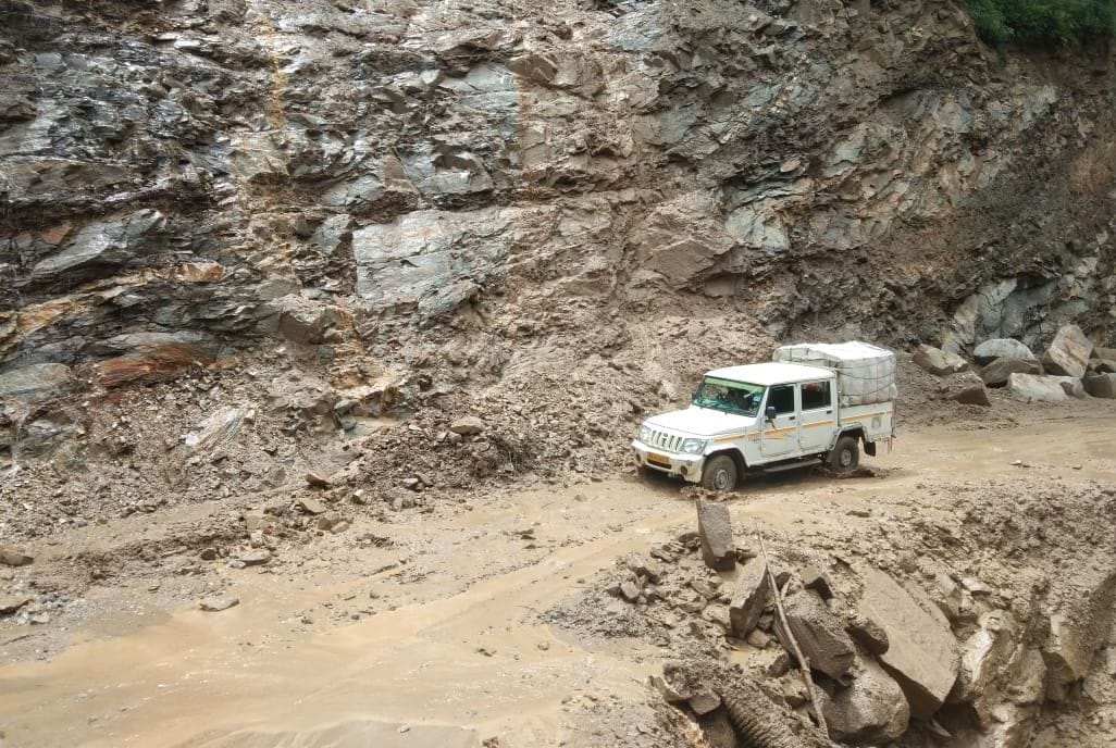 Rudraprayag-Gaurikund Highway opens after 25 hours in Sersi