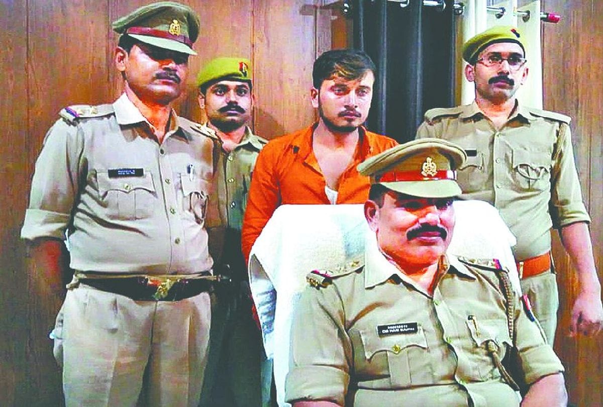 mainpuri police caught 20 thousand price miscreants in encounter crime news