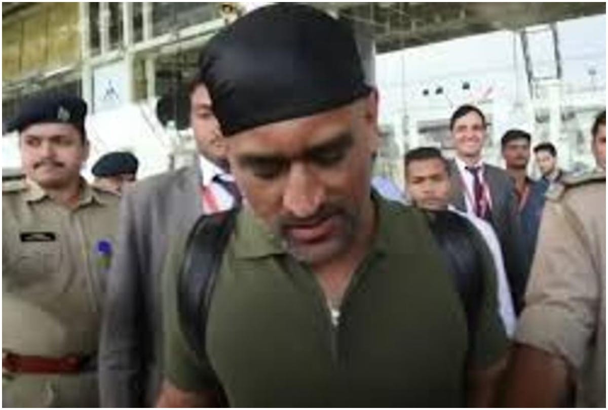 MS Dhoni spotted in new look at Jaipur Airport Picture goes viral