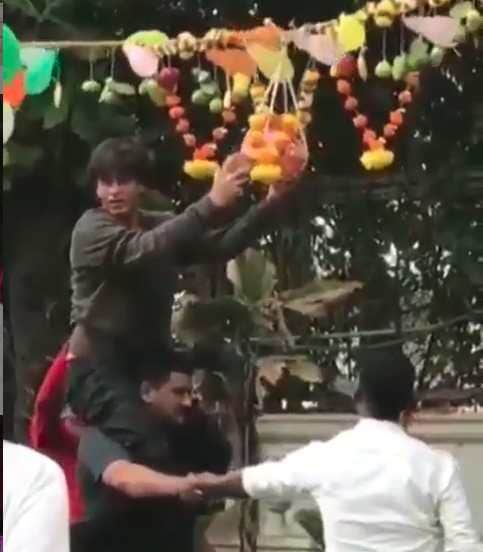 aamir khan shah rukh khan taimur and vivaan raj celebrate krishna janmashtami