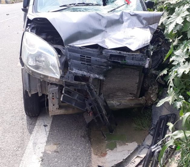 the collesion of car and bike, four injured