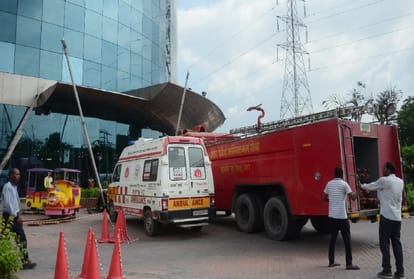 fire breaks out in spice mall noida all updates