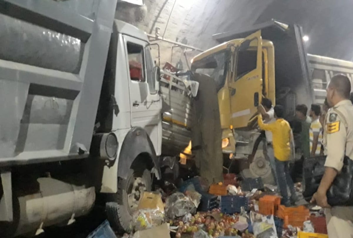 truck collide with another truck driver injured and cleaner dead
