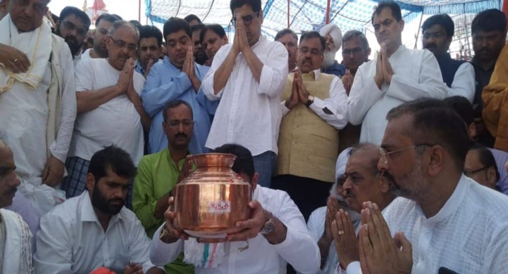 Arun Jaitley bones flown in ganga at haridwar