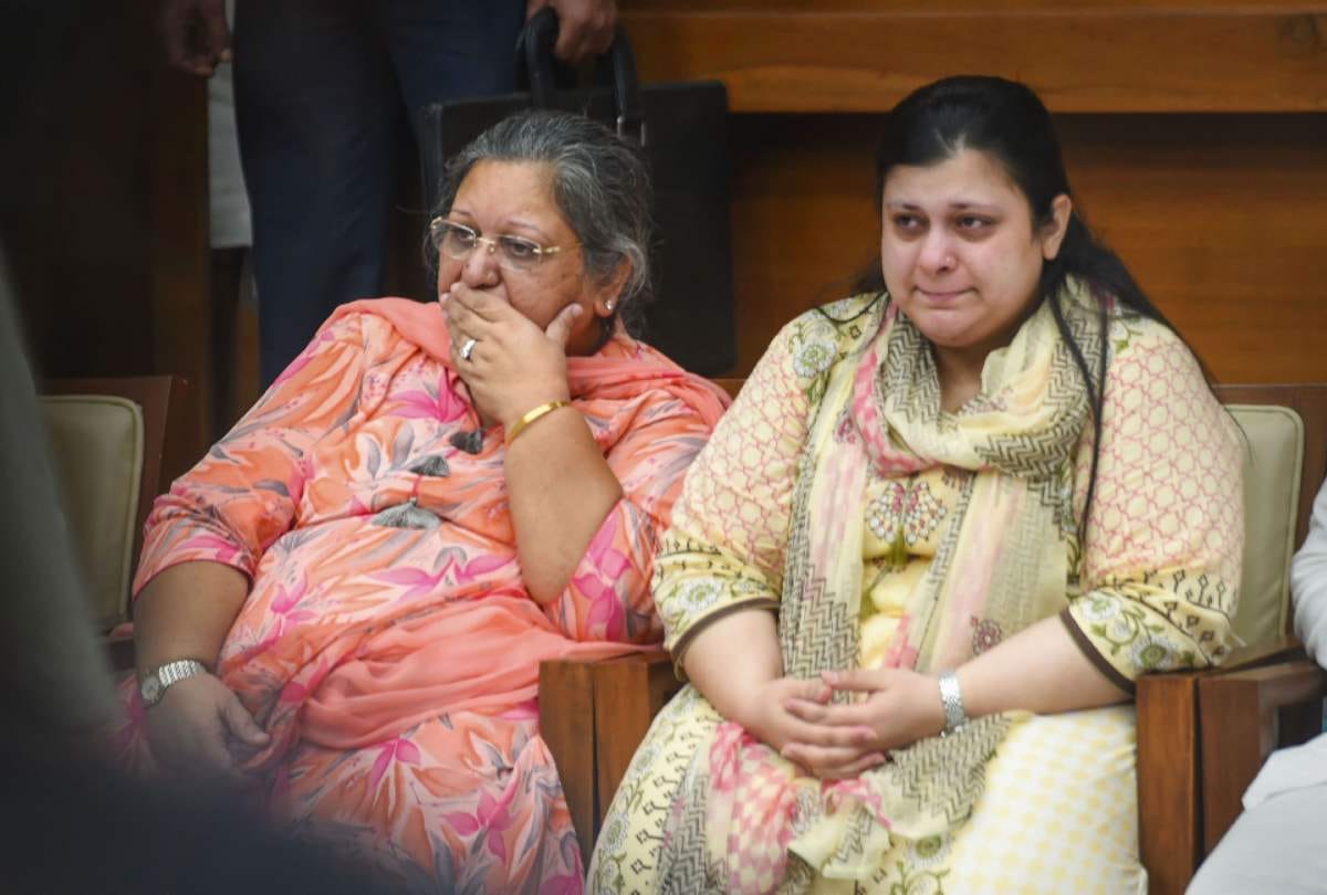 Arun Jaitley News: Sonia was crying bitterly after seeing her father arun jaitley body