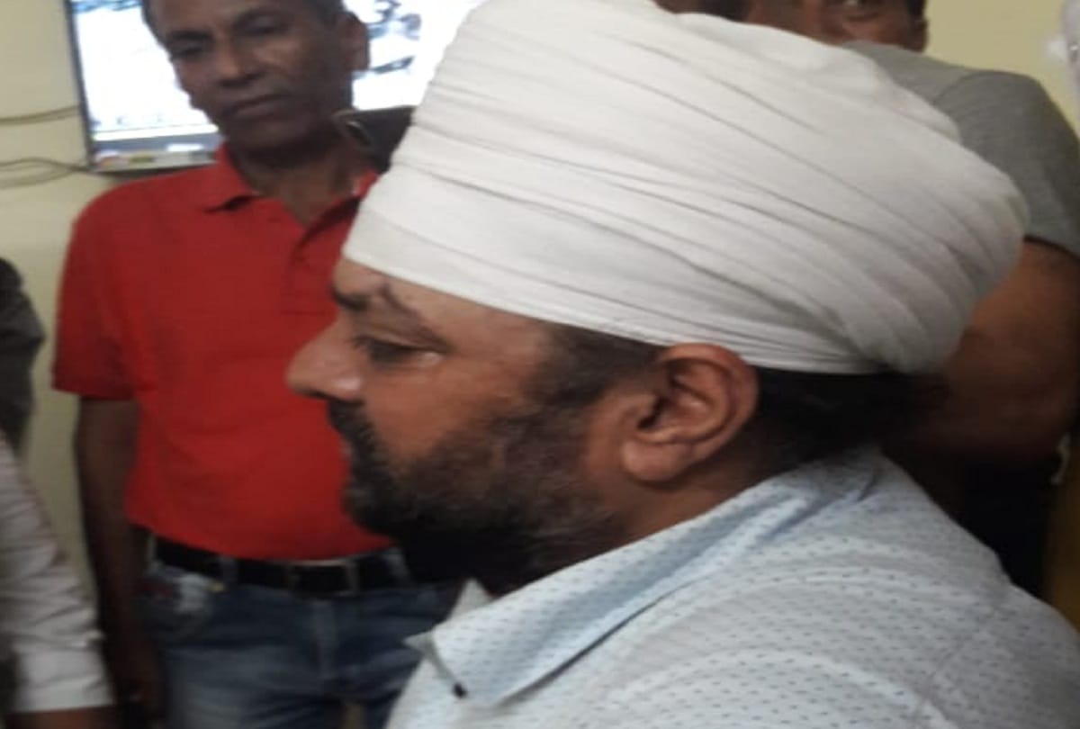 Gangster looted  bourse businessman in Bareilly, UP
