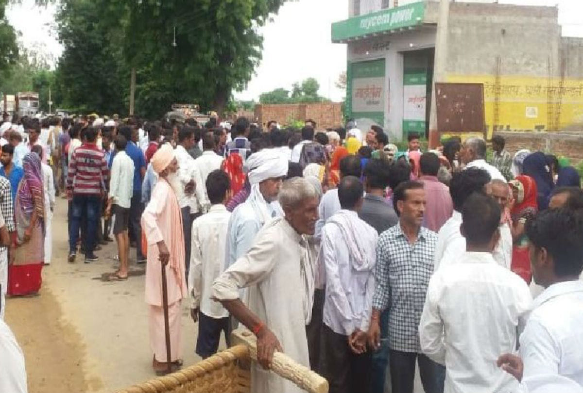 Up Police Sub Inspector Suicide Case Family Protest and Alligation in Mathura