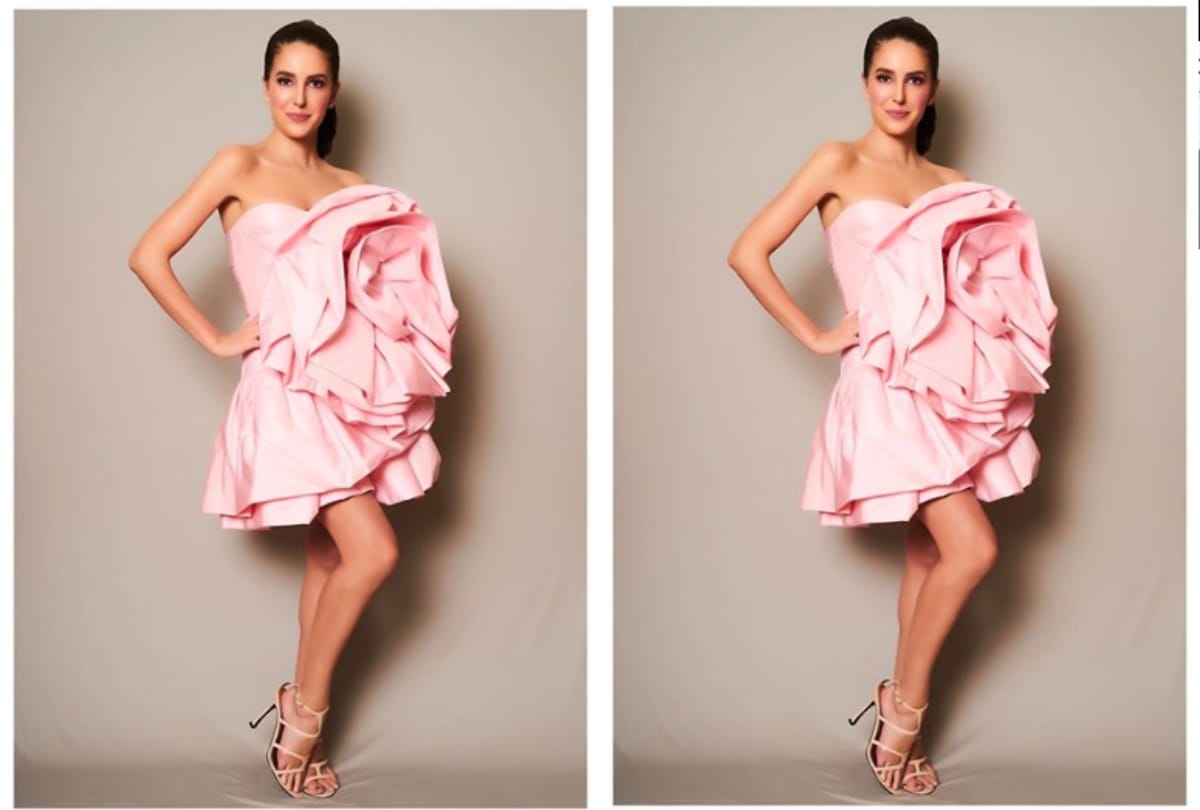 Lakme Fashion Week: Isabelle Kaif stuns in pink rose dress