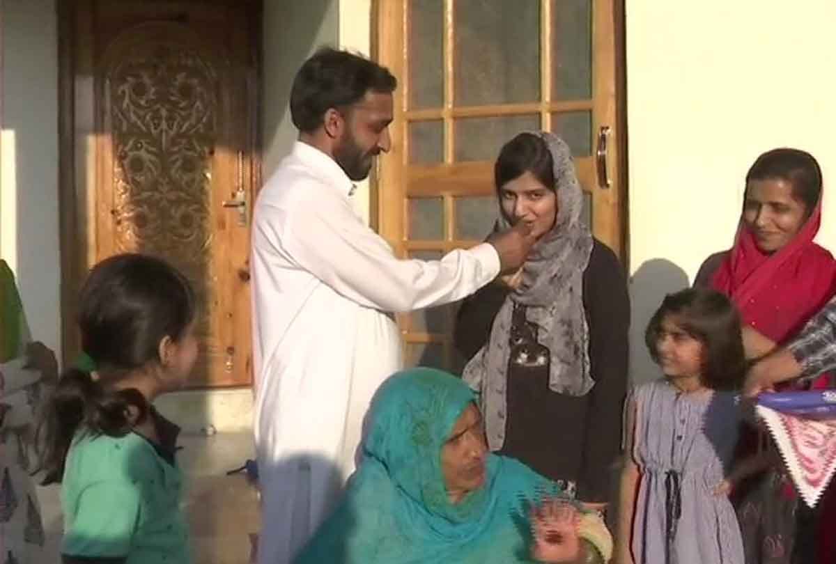Irmim Shamim becomes first woman to clear MBBS AIIMS in Rajouri Jammu Kashmir