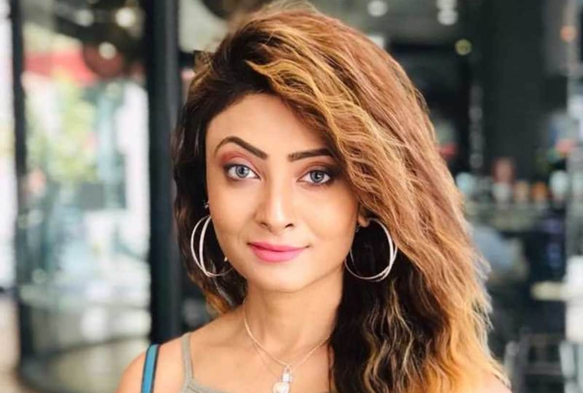 bengali actress juhi sengupta allegedly harassed by a petrol pump staffer