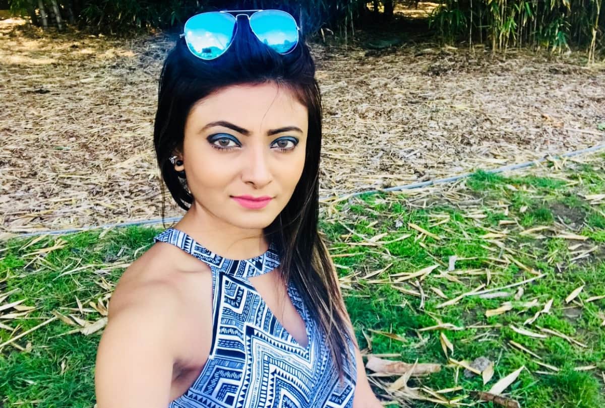bengali actress juhi sengupta allegedly harassed by a petrol pump staffer