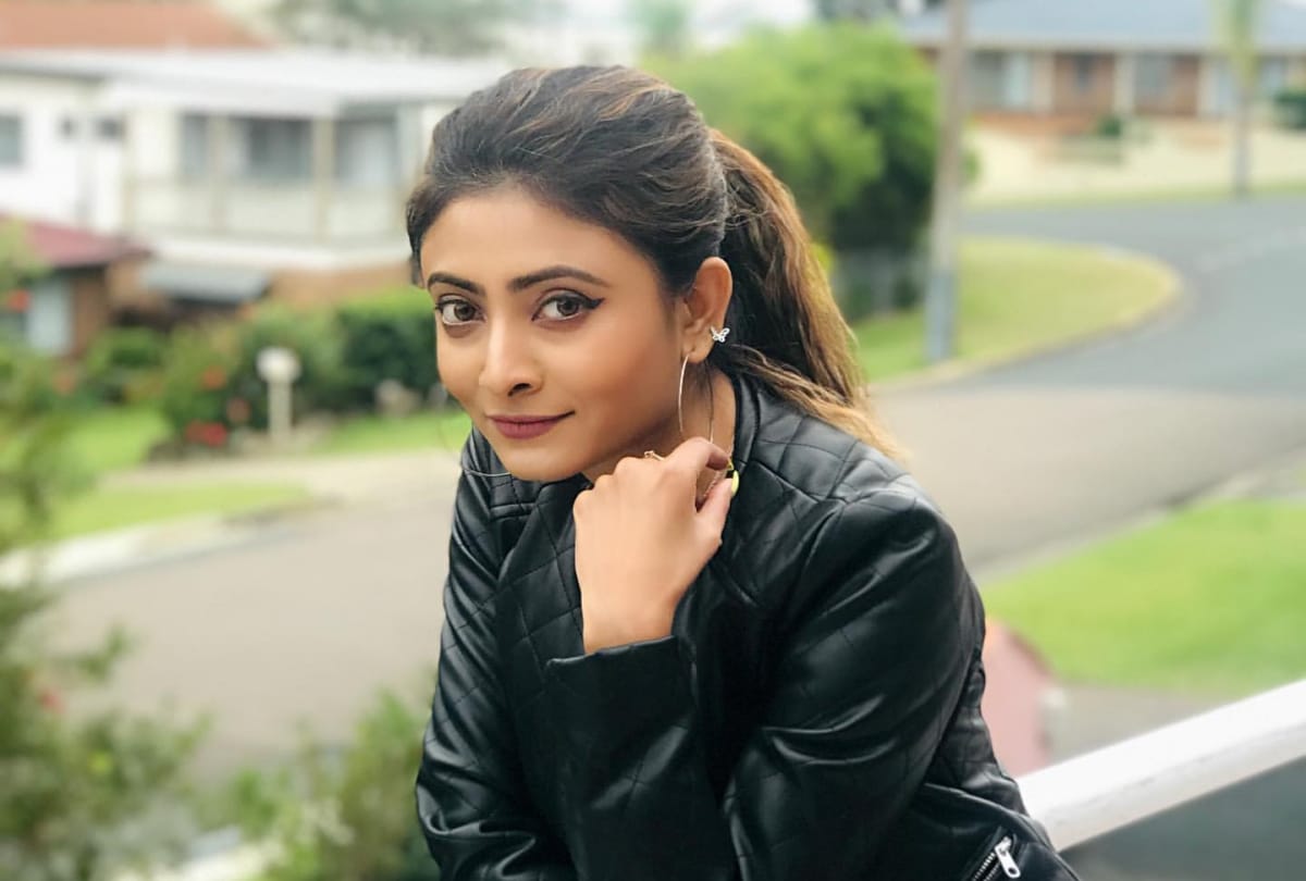 bengali actress juhi sengupta allegedly harassed by a petrol pump staffer