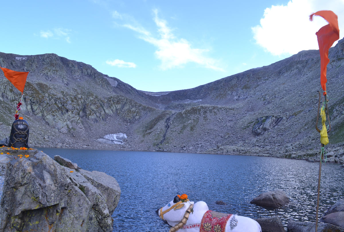 kailash kund yatra 2019 begin,latest photos and videos of kailash kund yatra,raja bhupat pal Basholi