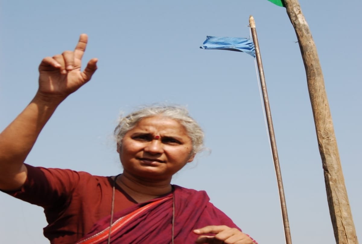 Medha Patkar indefinite Satyagraha begins for Migrants Rehabilitation