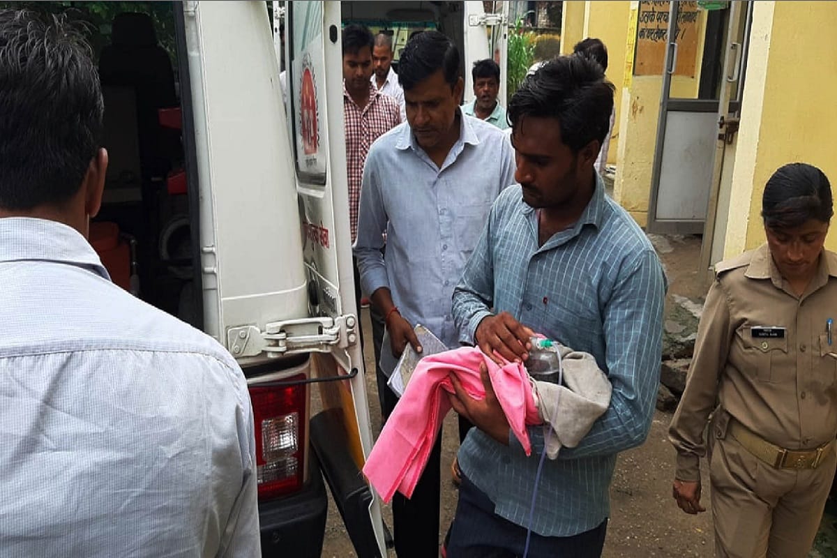 Dogs killed a baby child after throwing by unknown people in Muzaffarnagar city