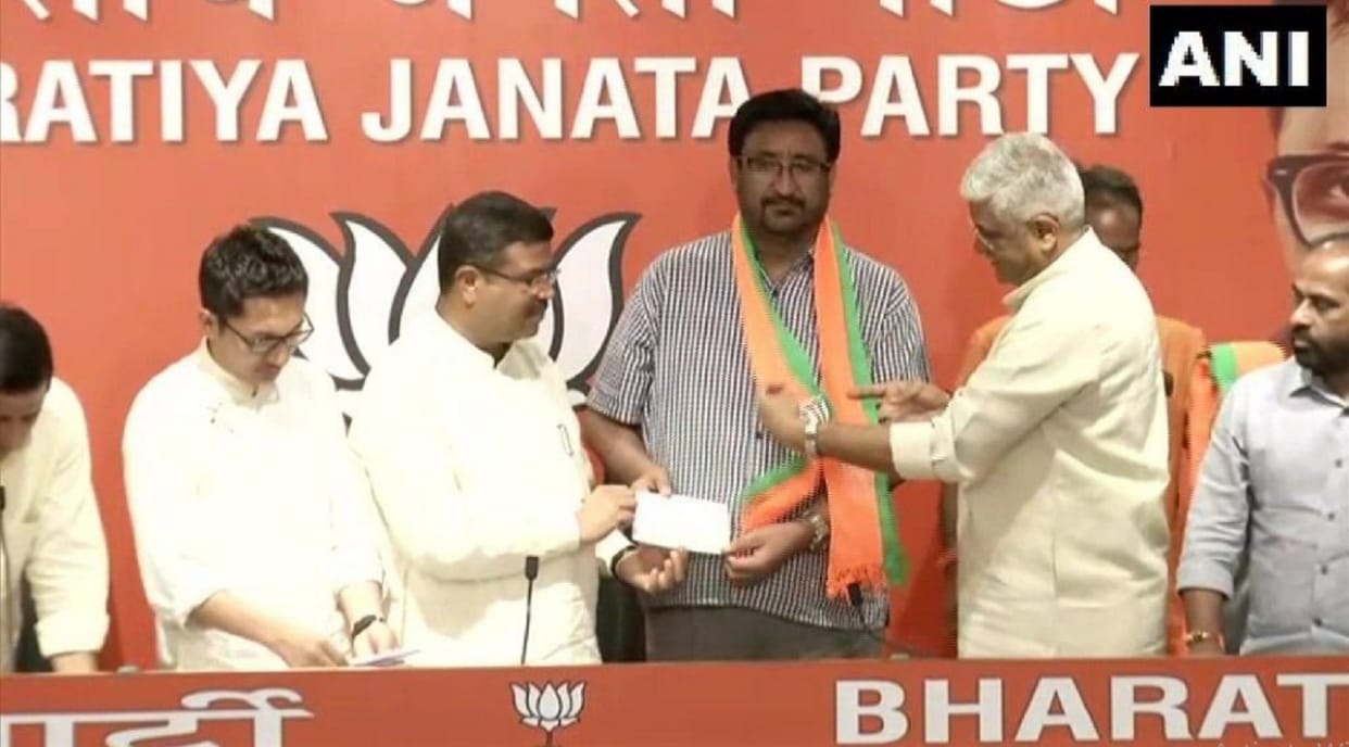 Eight Kargil leaders including PDP leader Haji Anayat Ali joined BJP