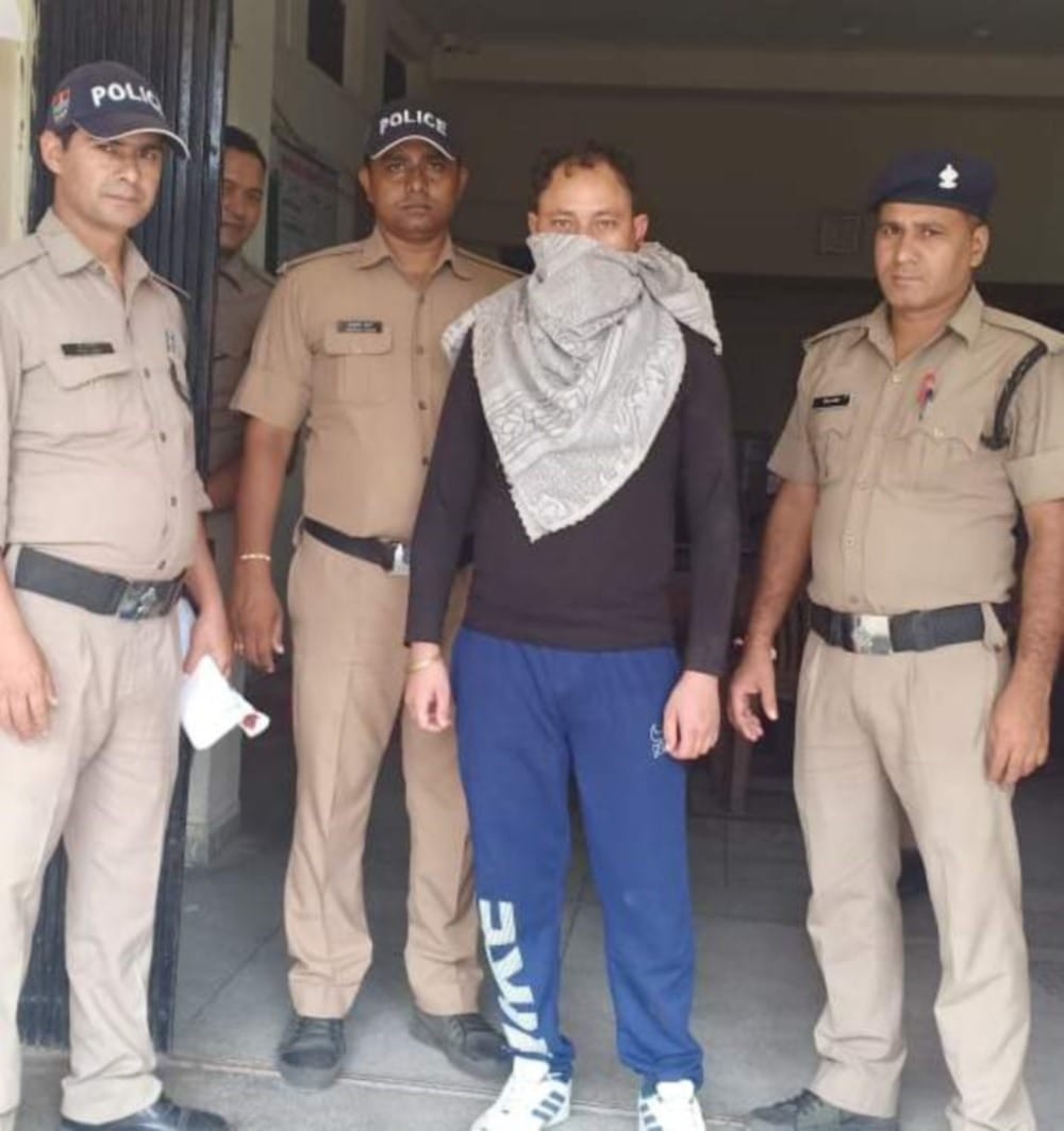 dehradun police constable saves woman life