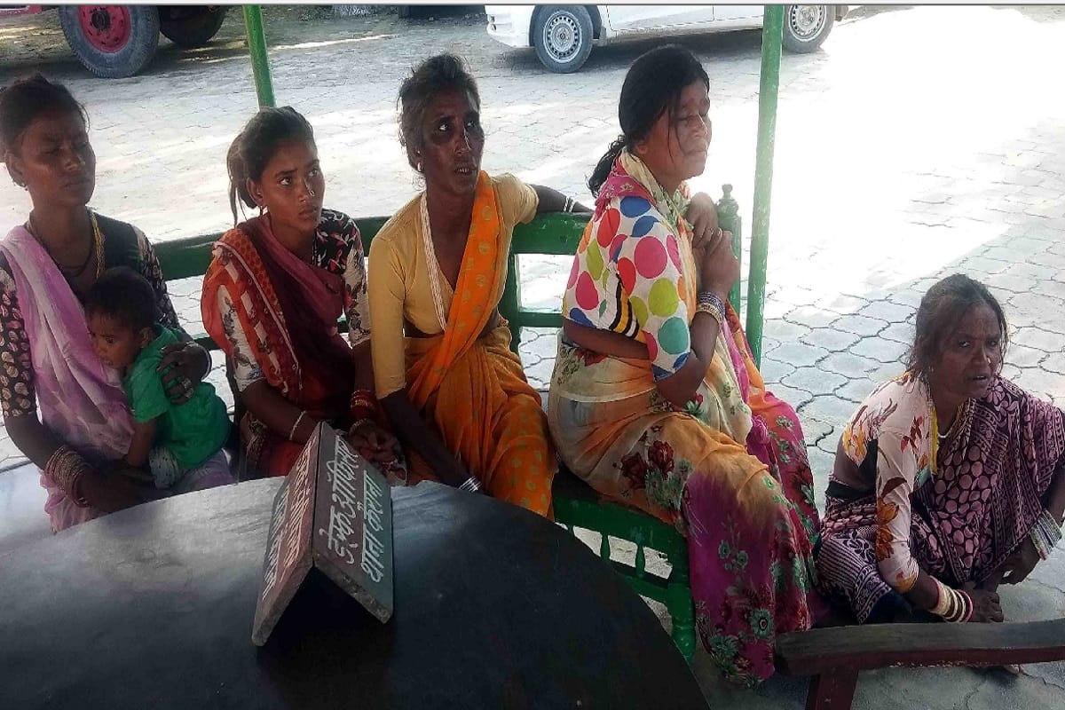 Beating of five women on suspicion of child theft in Shamli and life saved by police