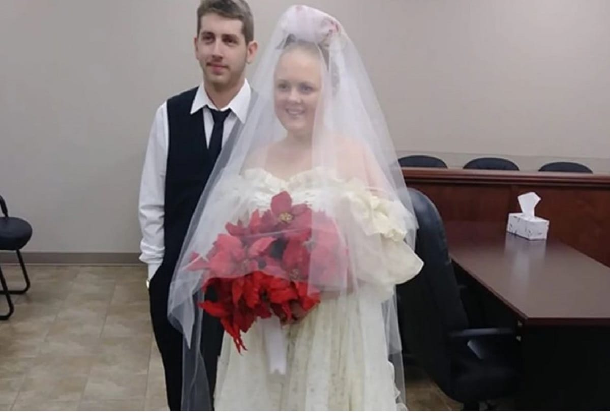 Married only few minute ago US newlyweds killed in road crash in front of family
