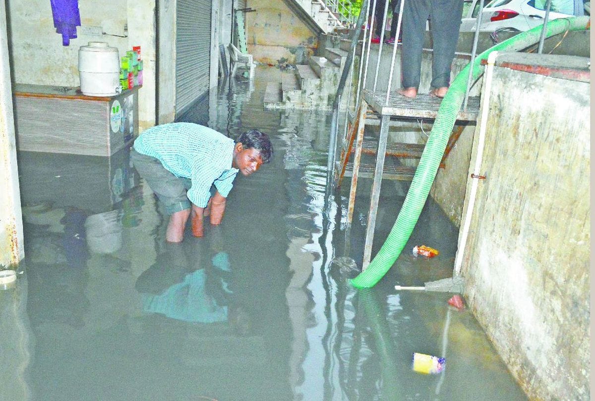 Water logging due to heavy rain in Agra