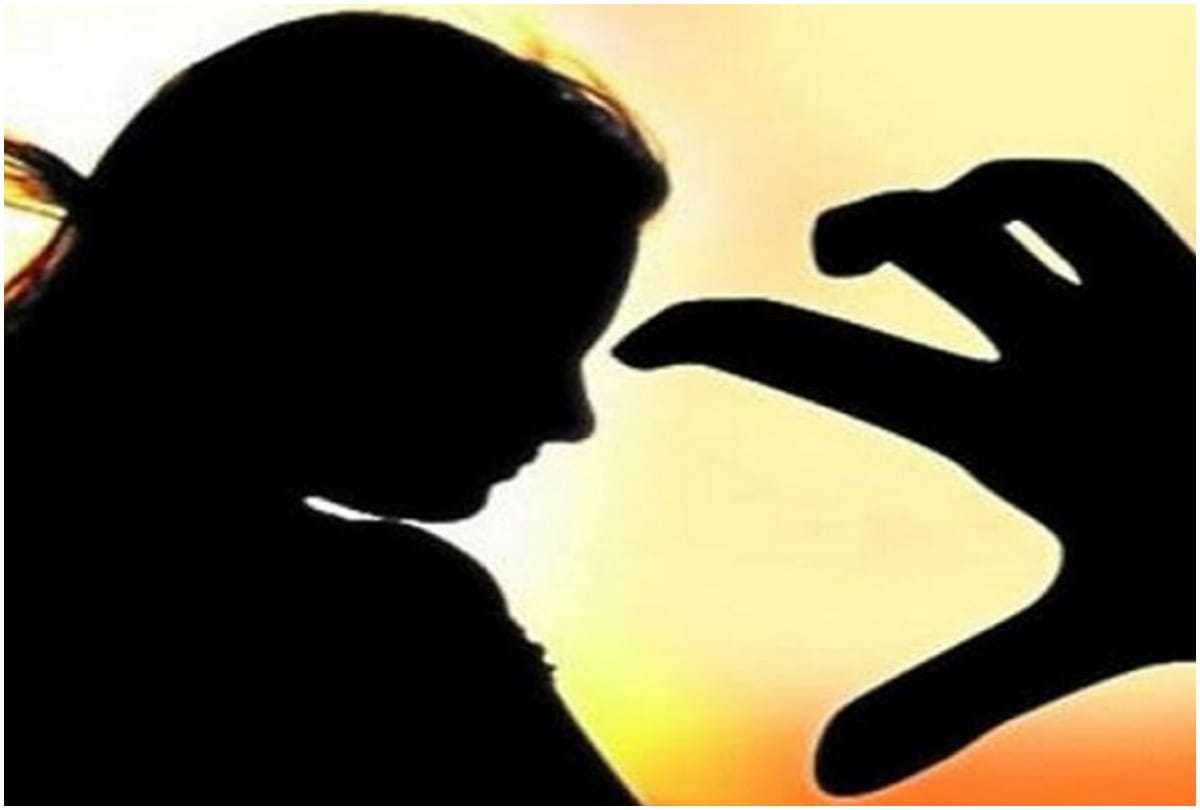 girls changing cloth in madarsa recorded in cctv