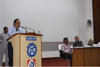 Union Minister Dr harshvardhan inaugurated plastic Diesel plant first time in india at dehradun