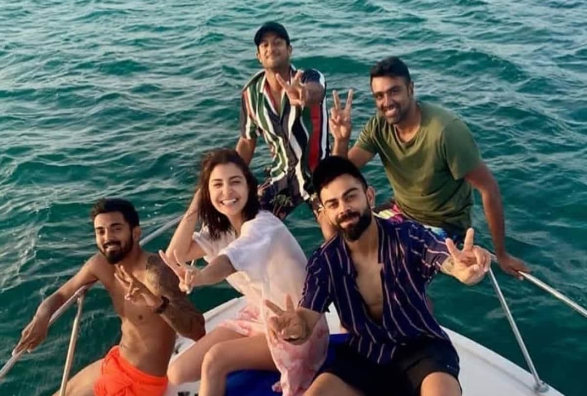 anushka sharma and virat kohli enjoy with r ashwin and kl rahul during ind vs wi series