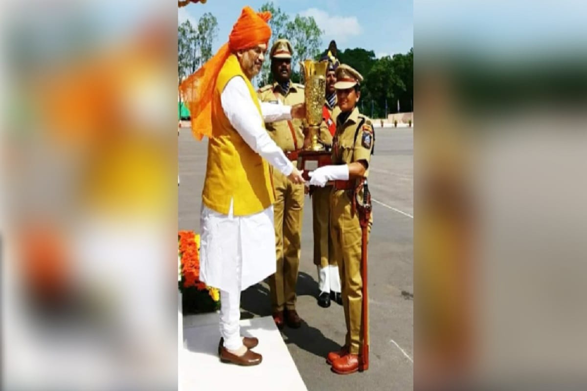 Richa Tomar of Baghpat selected All Round Lady IPS and honored by Home Minister Amit Shah