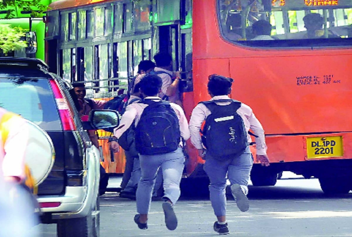 Reality check drivers drive away after seeing students in delhi